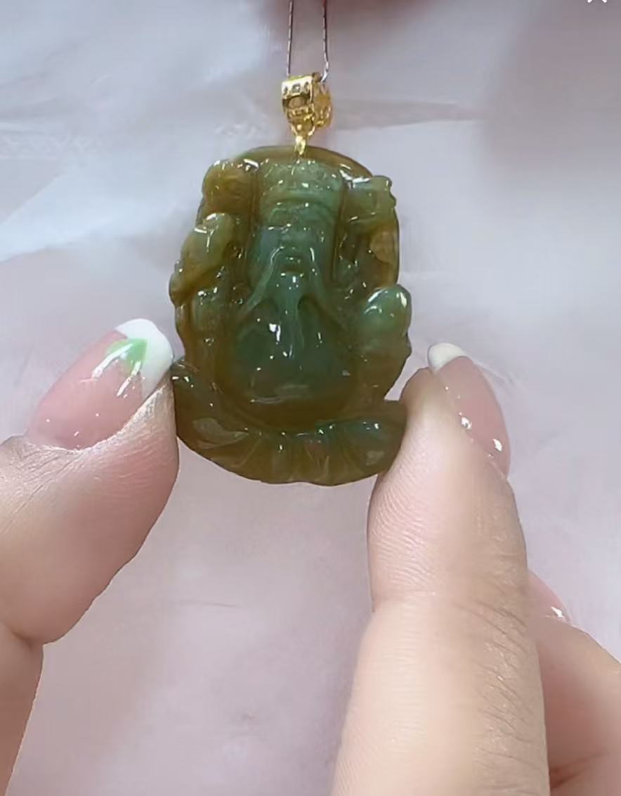 天然翡翠A货孤品吊坠123