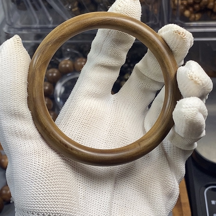 檀香木迈索尔老山檀18手围