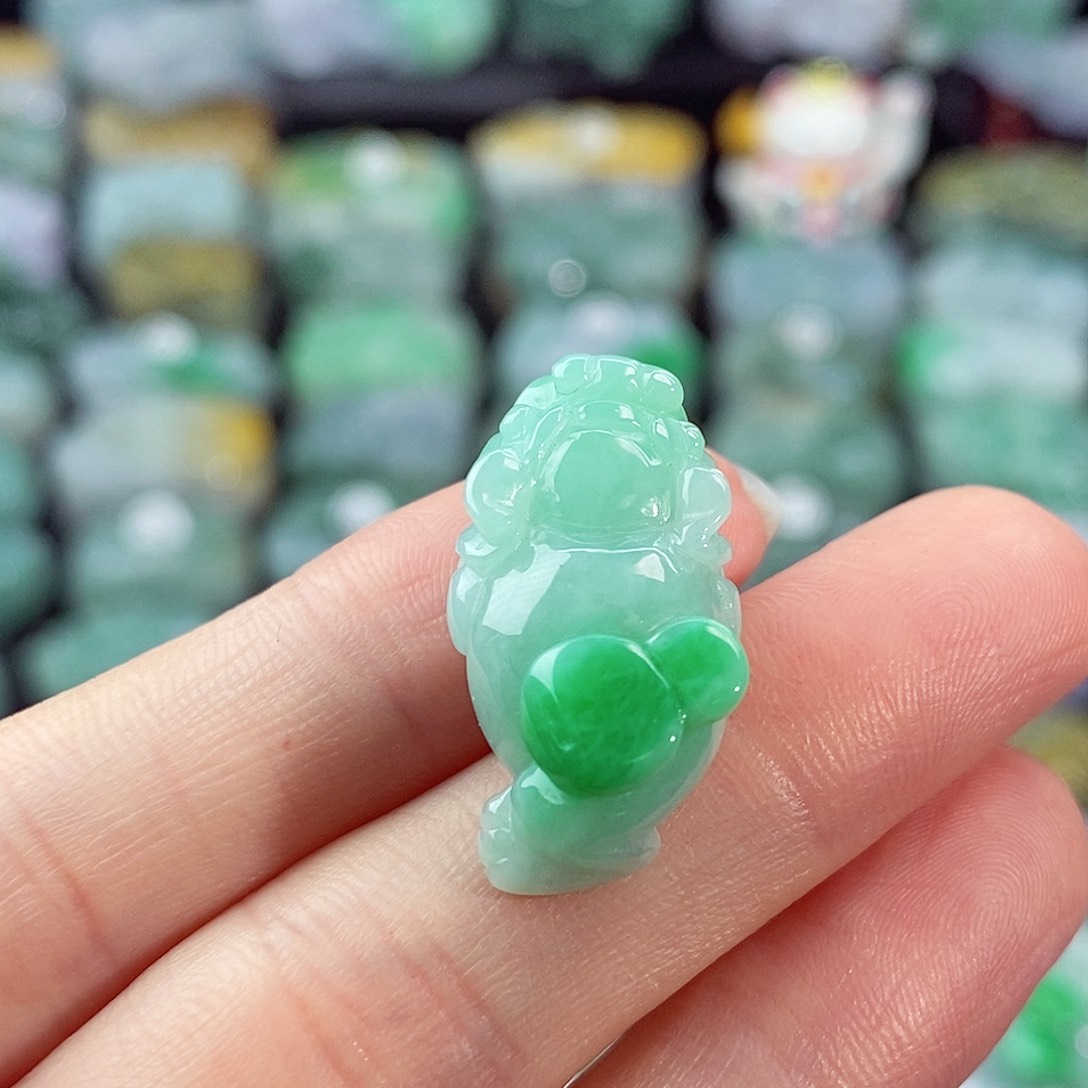 颈饰未镶嵌翡翠天然