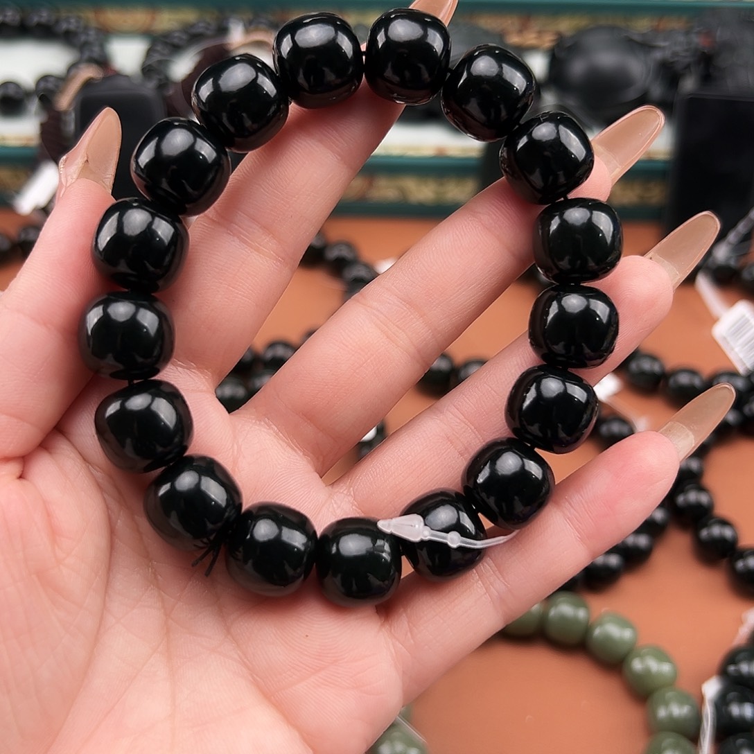 和田玉未镶嵌手串