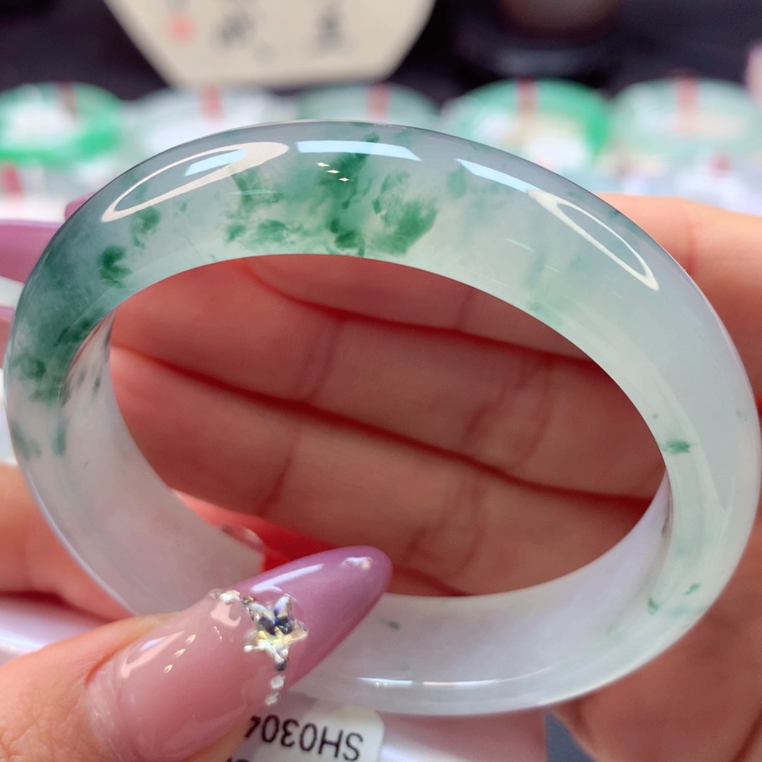 翡翠手镯（贵妃镯）未镶嵌贵妃18号66