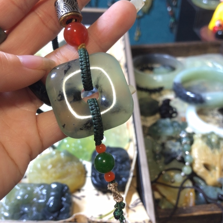 岫玉未镶嵌岫玉挂件