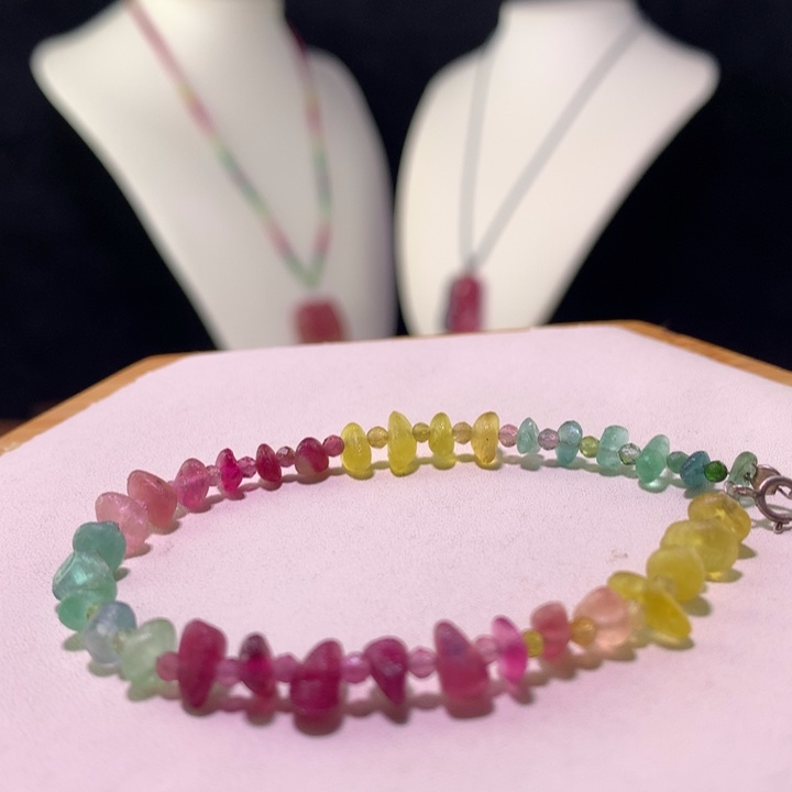 双色碧玺手链未镶嵌