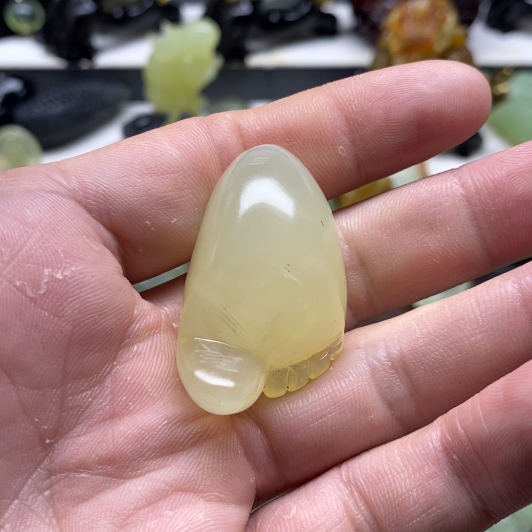 岫玉脚脚吊坠未镶嵌