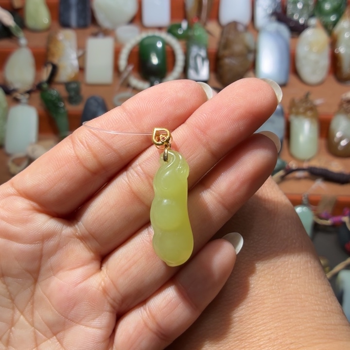 和田玉18K金镶嵌颈饰