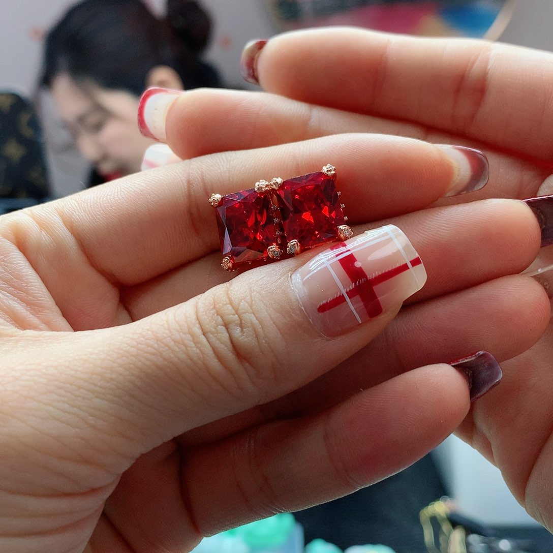 【闪购商品】水晶耳饰未镶嵌，