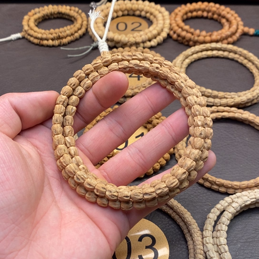 柏香籽/百香籽吊坠我****?