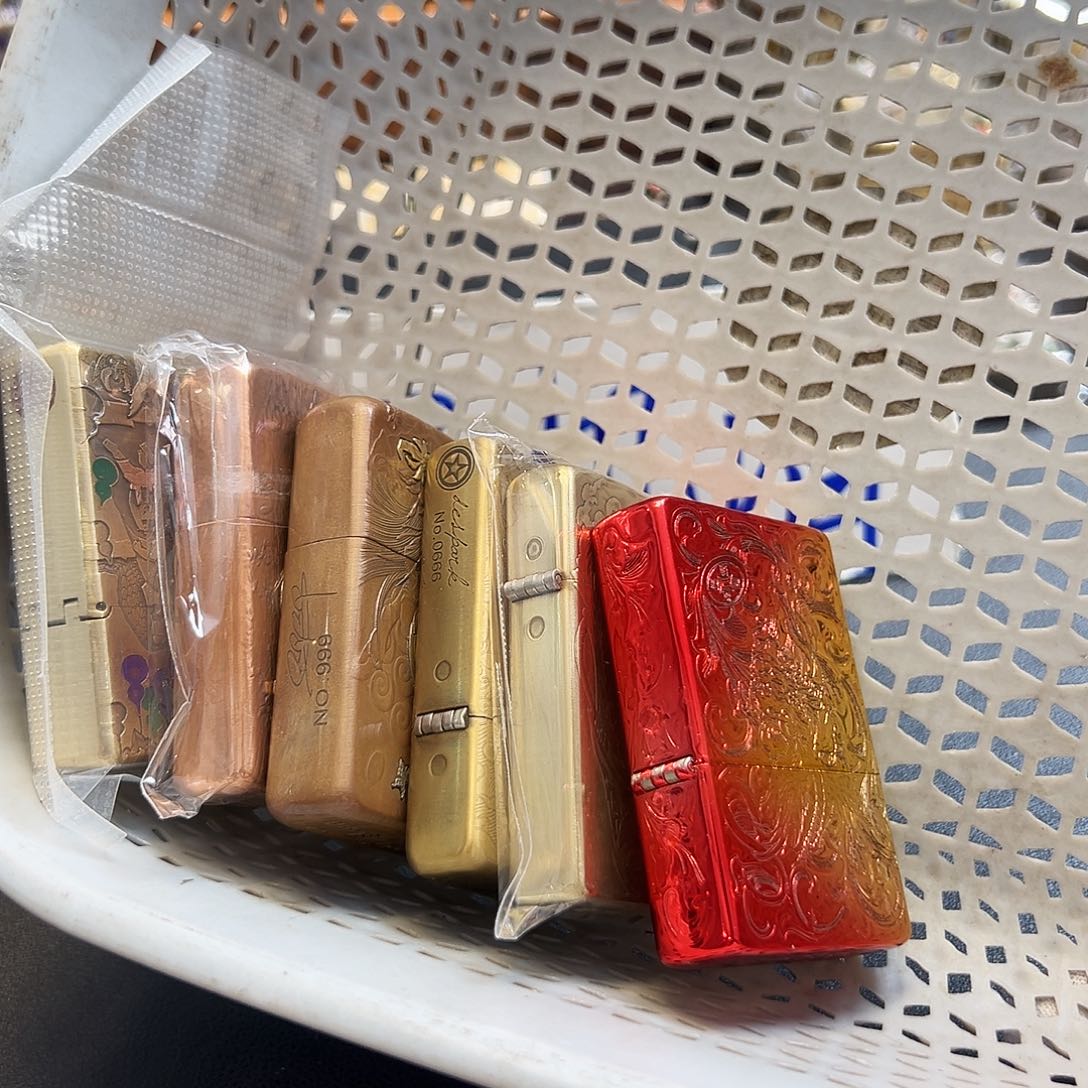 小*老三发打火机清货