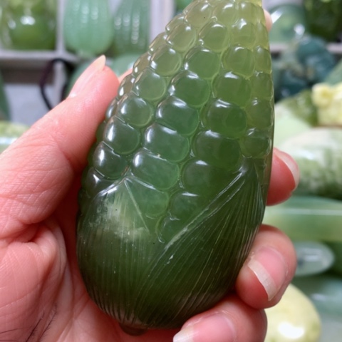 蛇纹石玉手把件未镶嵌