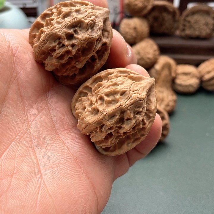 文玩核桃吊坠36白蛇谷