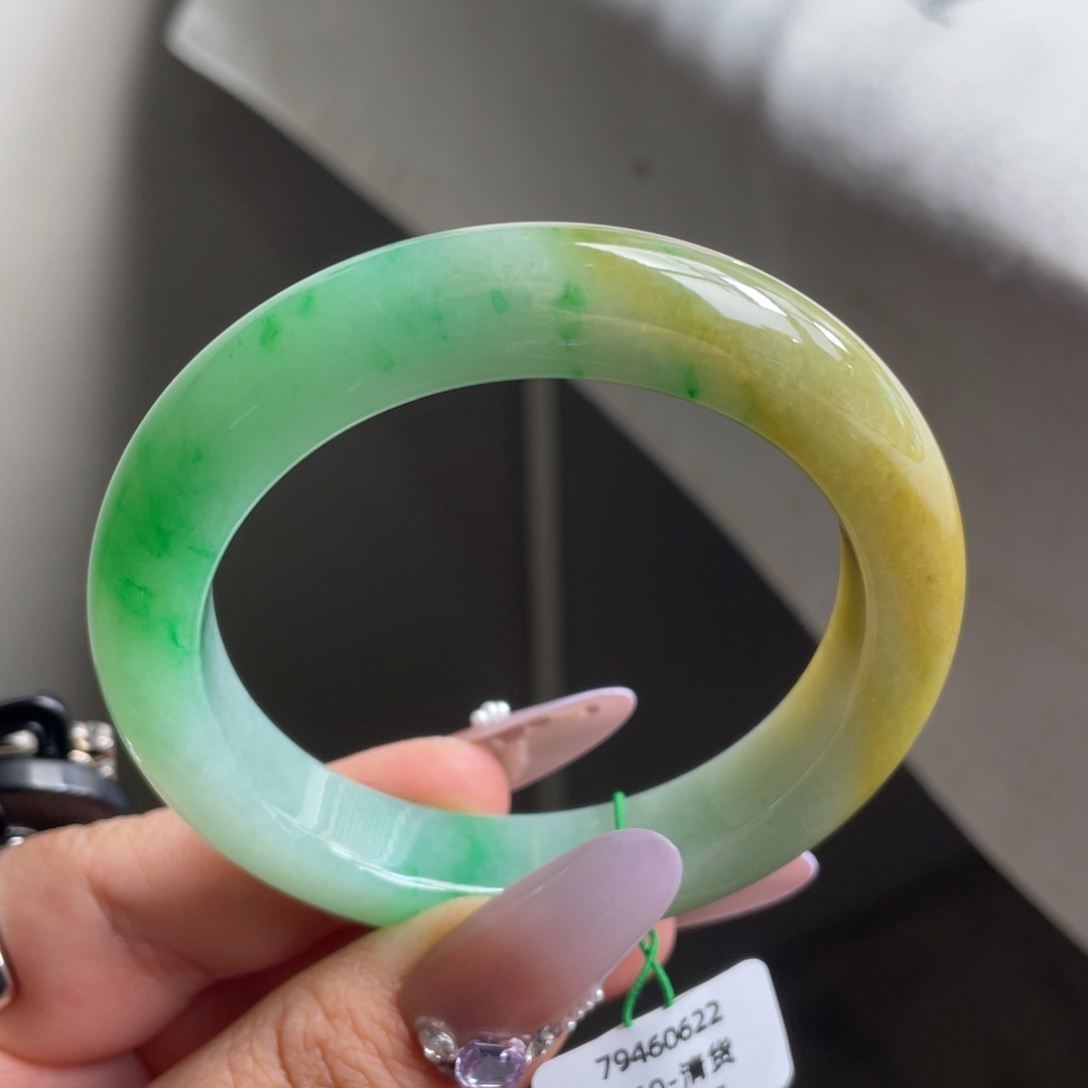 翡翠未镶嵌手镯【清货亏出】黄加绿正圈手镯