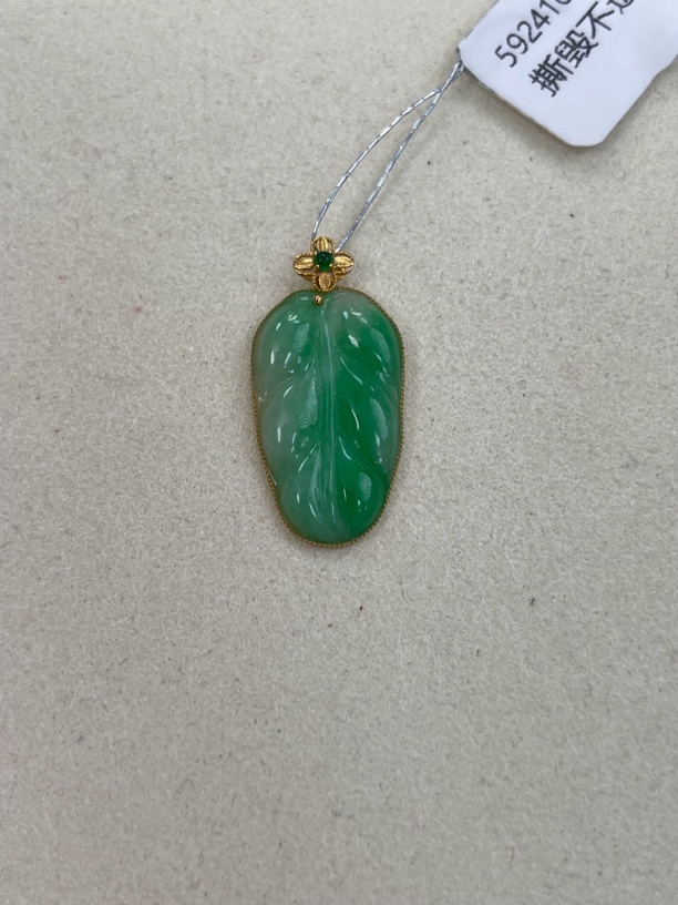 天然缅甸a货翡翠18k金扣头绿叶子