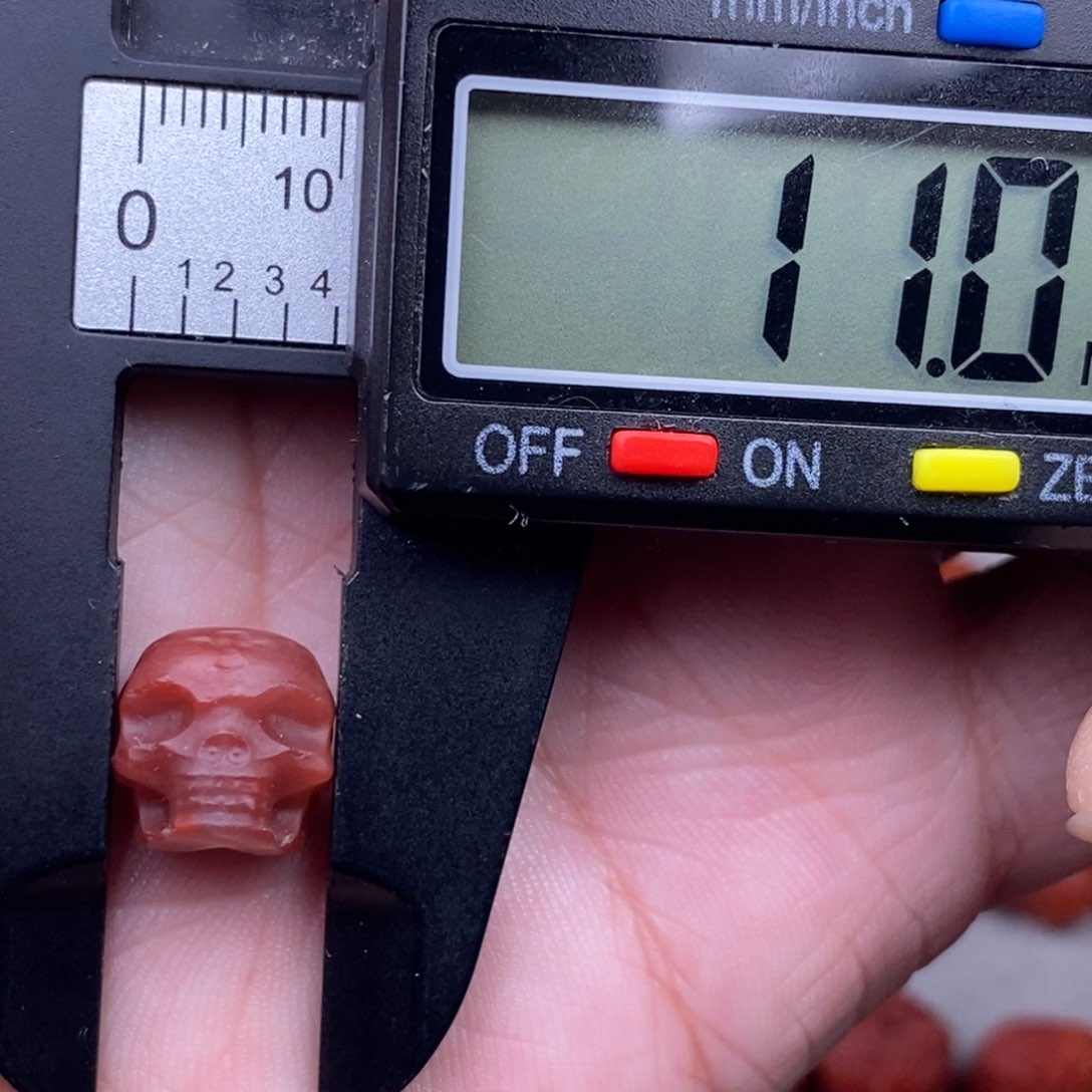 南红玛瑙配饰未镶嵌有瑕疵