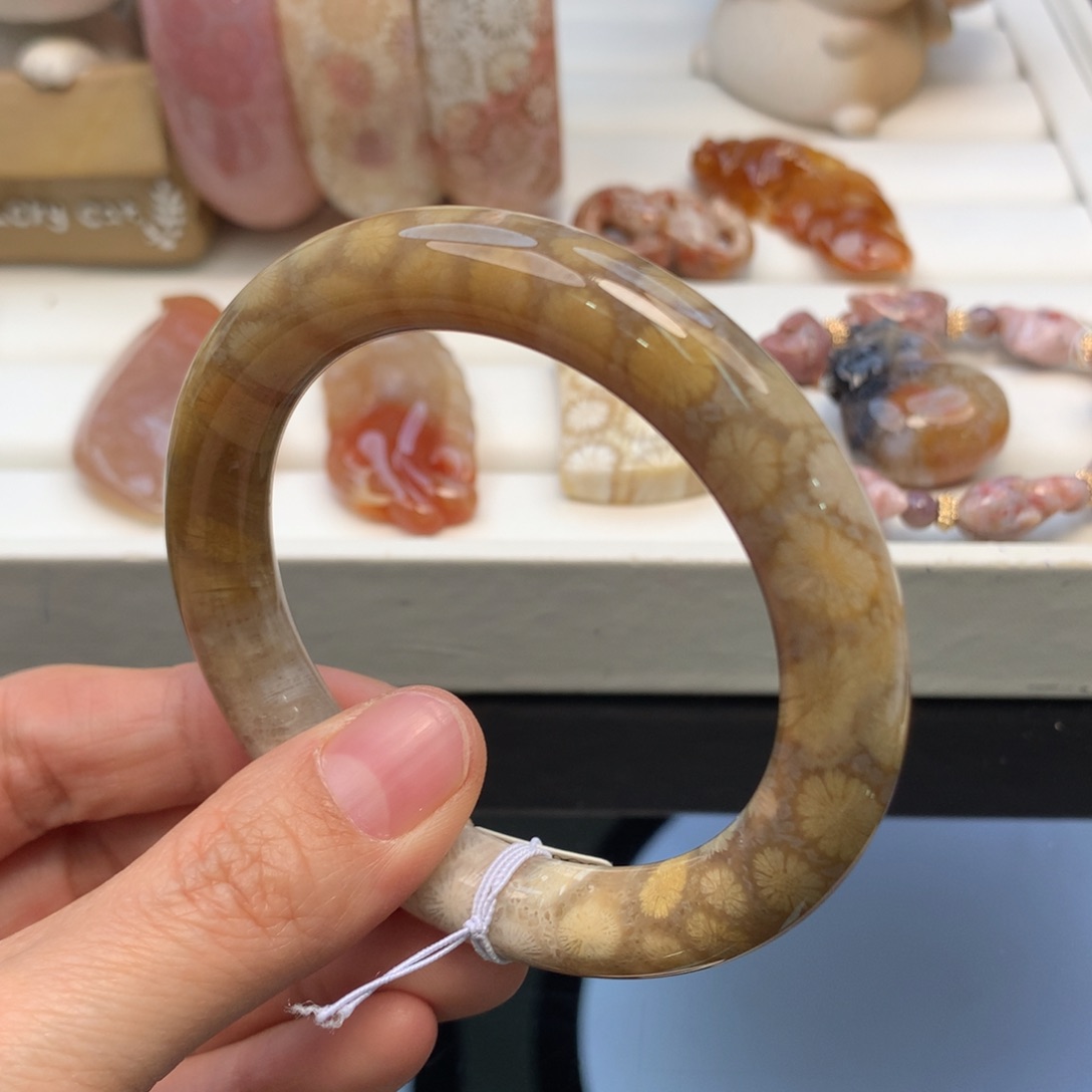 硅化珊瑚（珊瑚玉）手镯未镶嵌57.3口