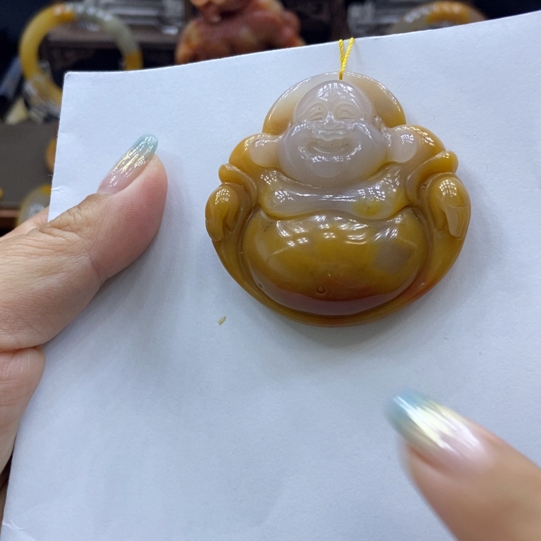 阿***圳石英质玉（黄龙玉）未镶嵌颈饰H