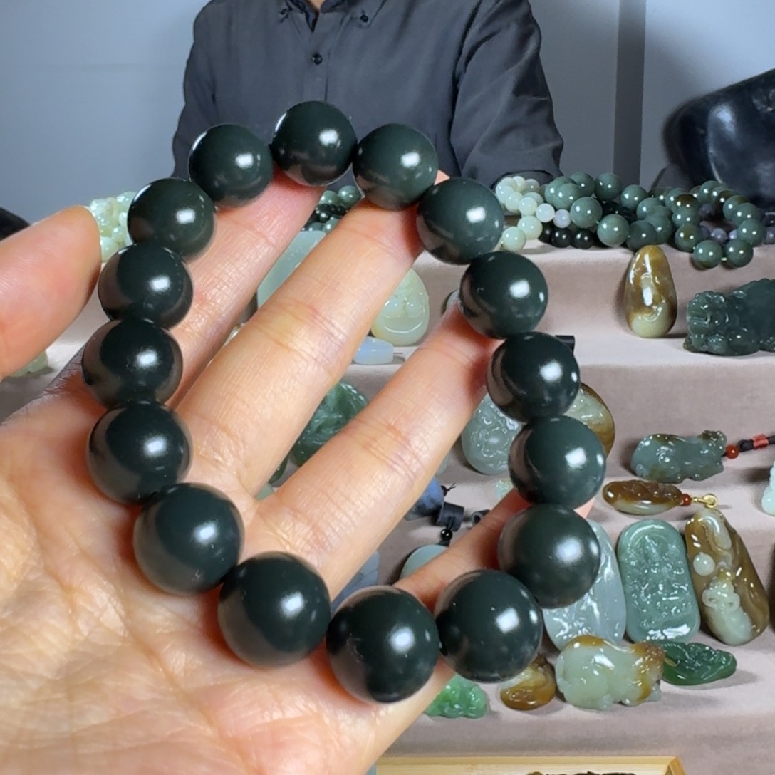 和田玉（糖玉）颈饰未镶嵌奔*