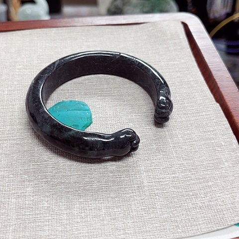 颈饰未镶嵌翡翠猫爪手镯