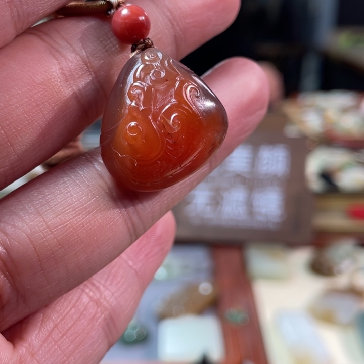 颈饰未镶嵌南红玛瑙