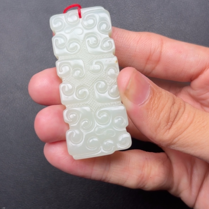 蹉***月和田玉未镶嵌颈饰