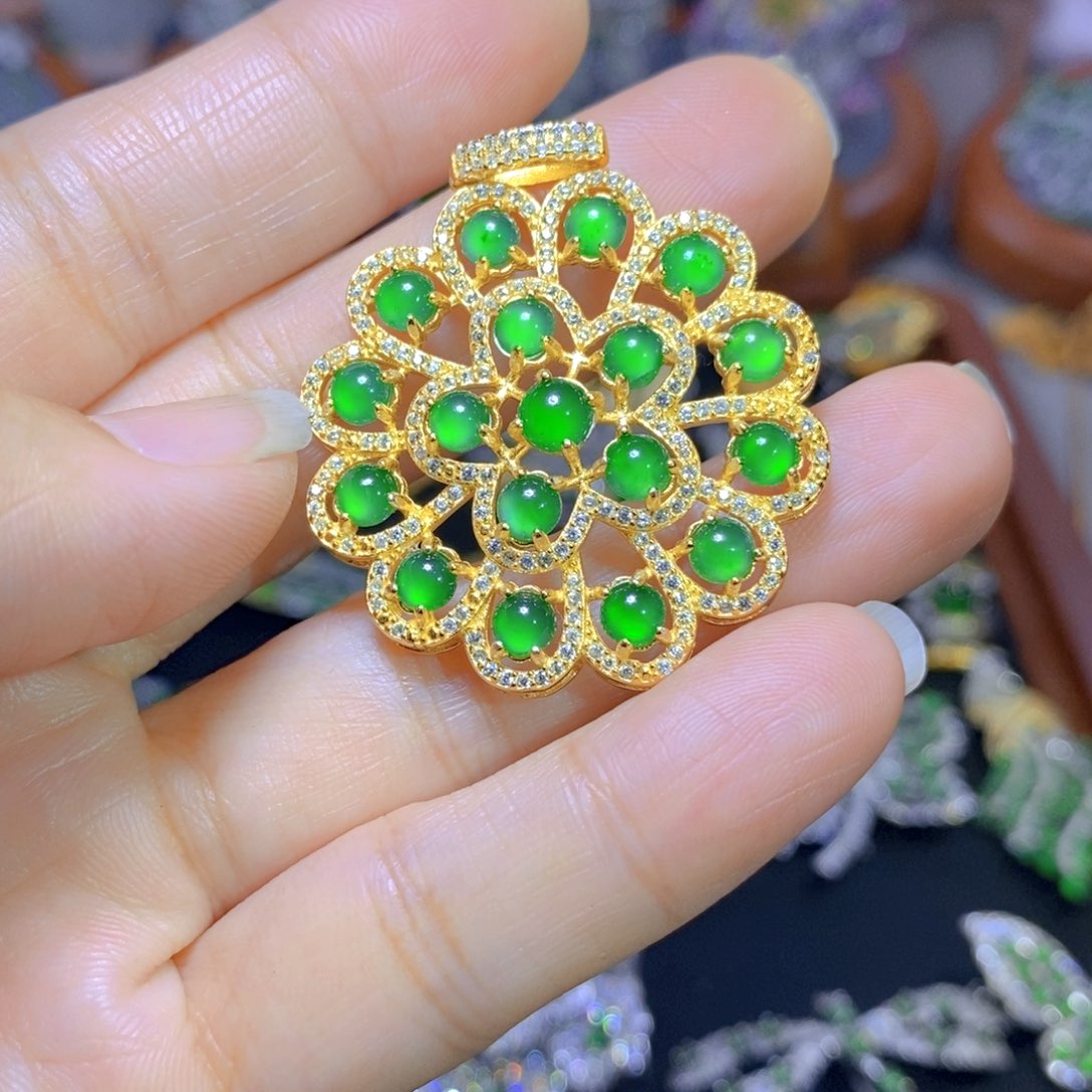 翡翠颈饰银S925镶嵌天然翡翠