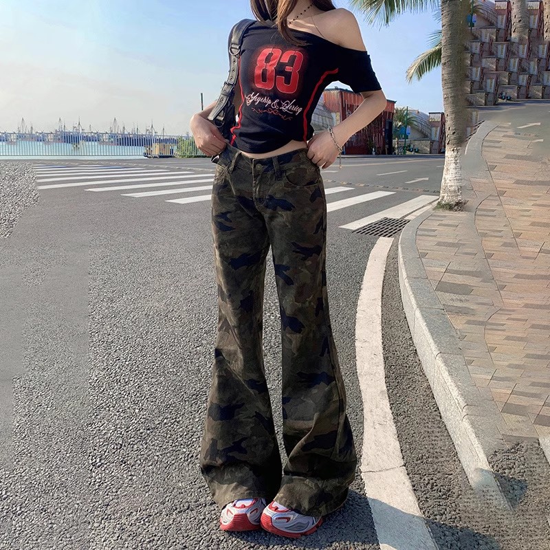 美式迷彩微喇低腰牛仔裤女2025春夏新款复古显瘦垂感不贴腿喇叭裤