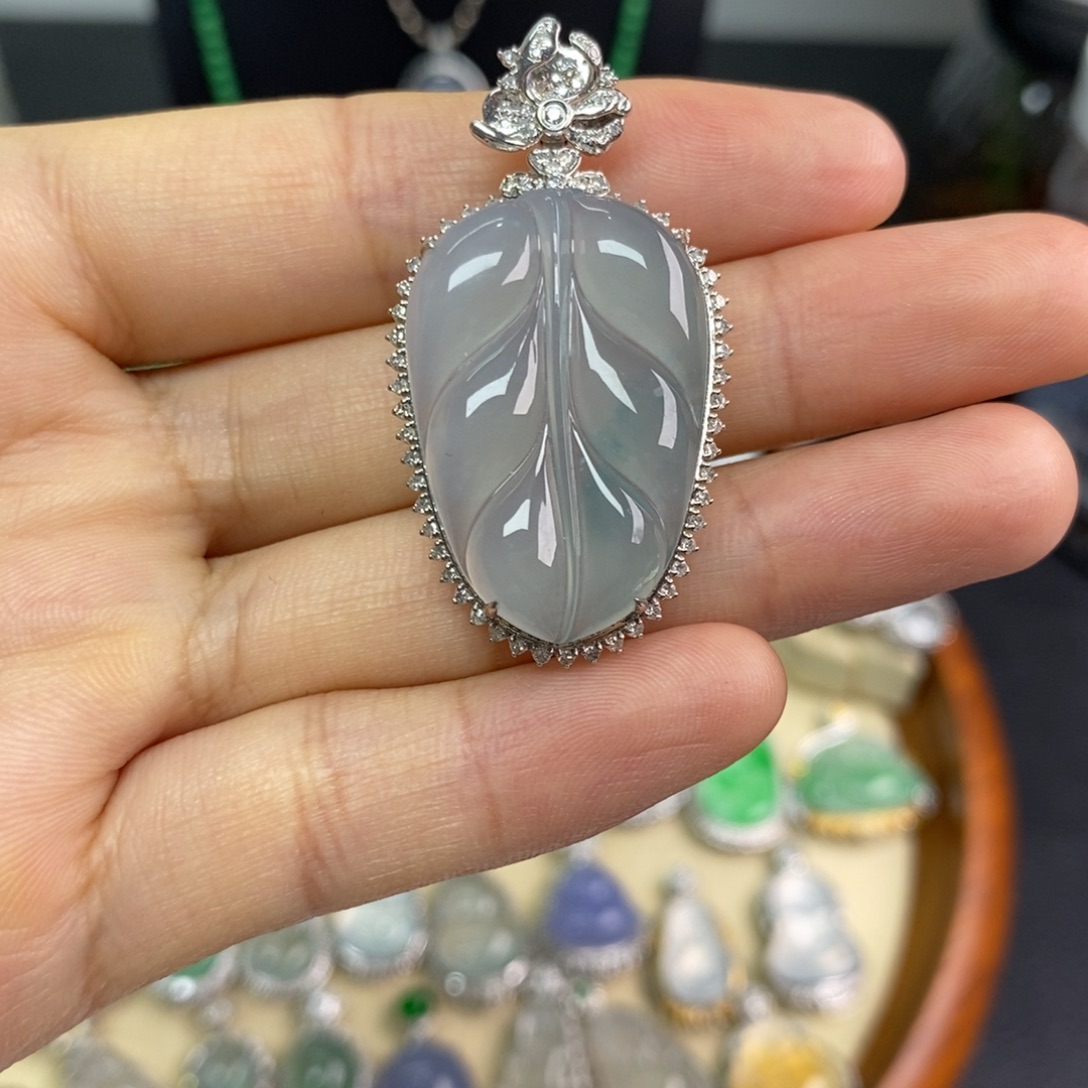 翡翠18K金镶嵌颈饰翡翠