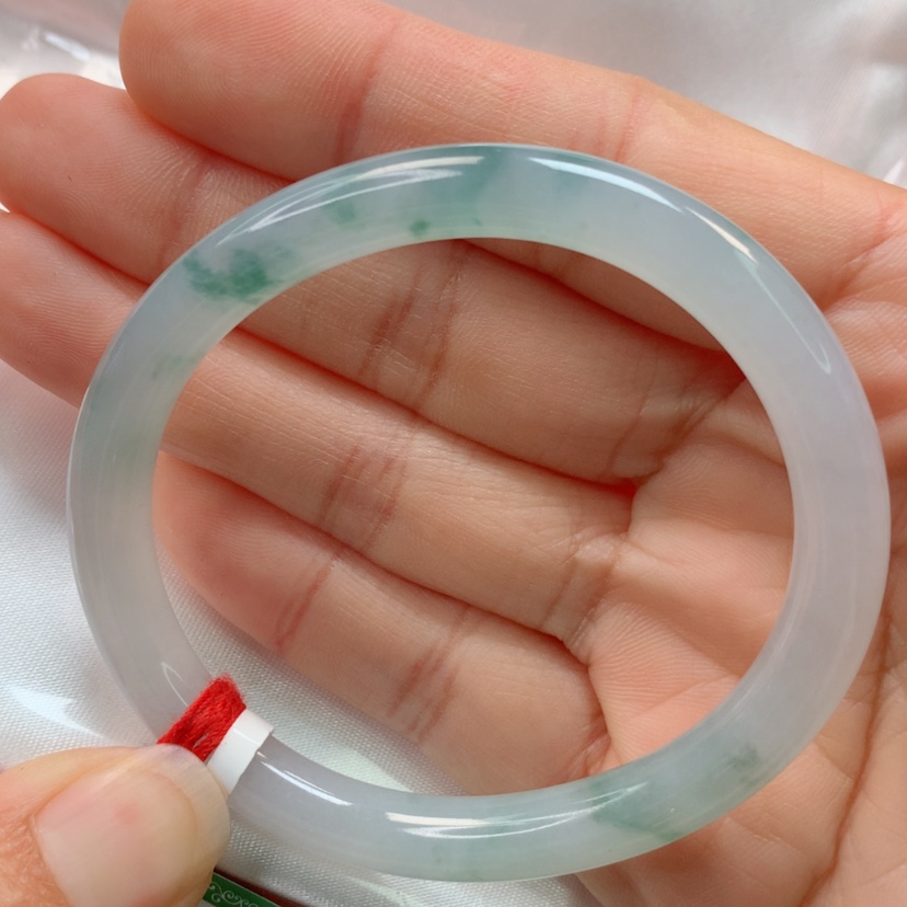 【闪购商品】翡翠手镯（贵妃镯）未镶嵌天然翡翠手镯