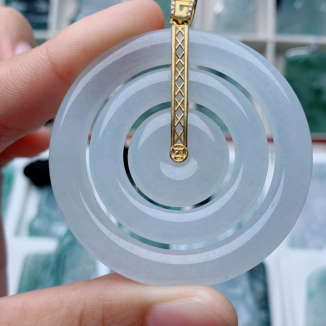 翡翠颈饰未镶嵌环环相扣