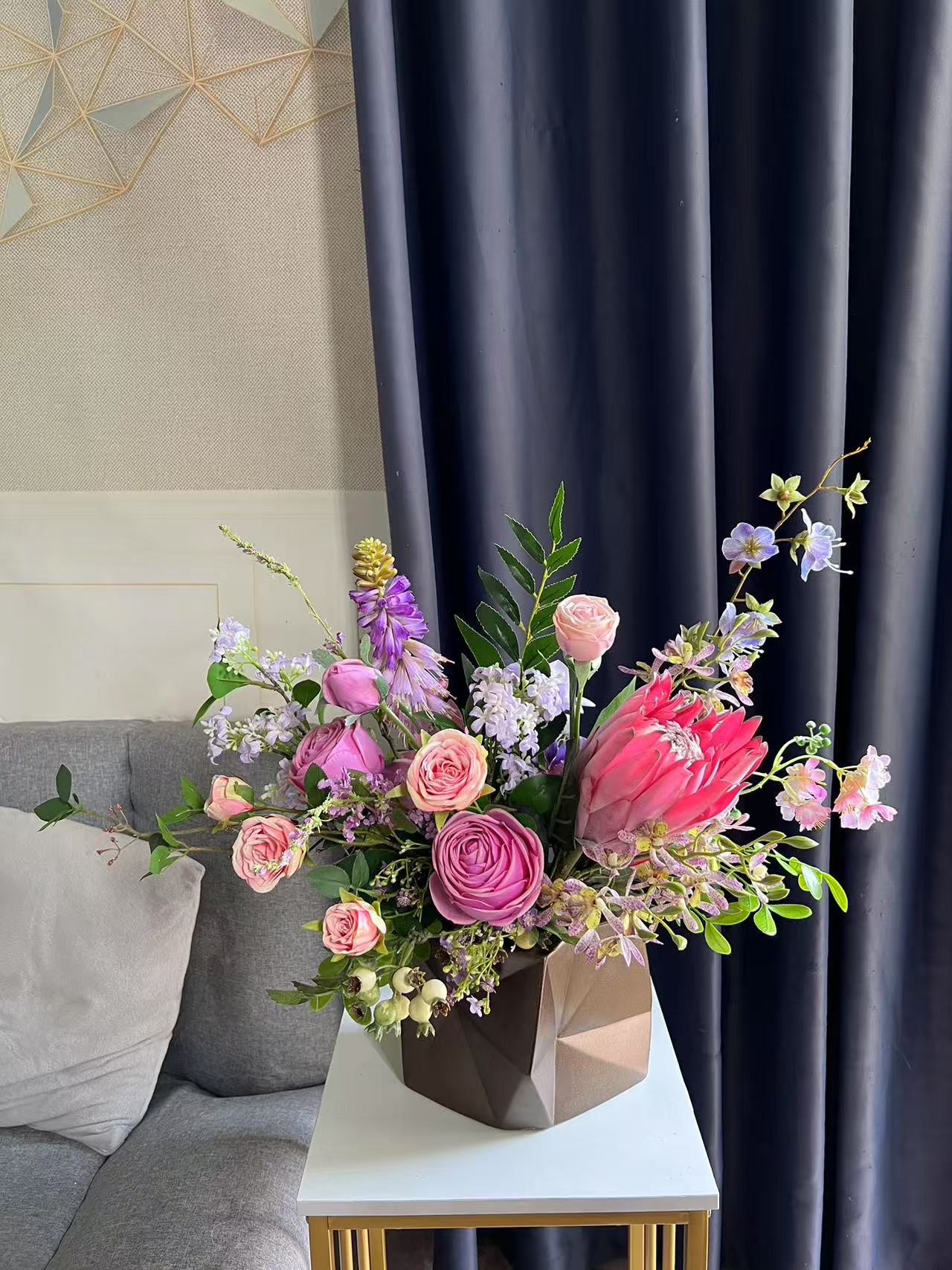 手感保湿玫瑰帝王仿真花假花套装花艺餐桌电视柜玄关摆放