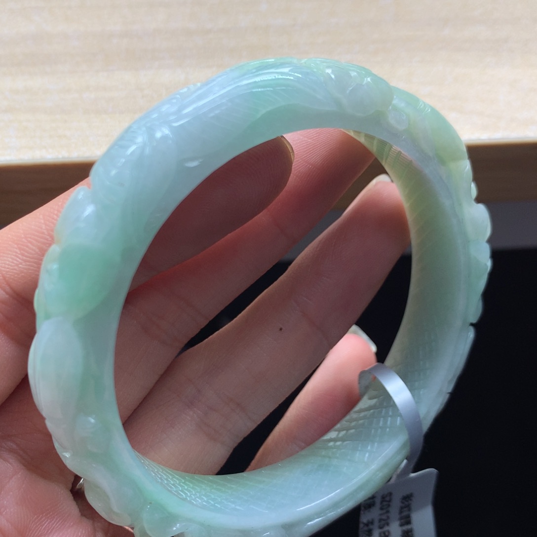 未镶嵌手镯翡翠手镯