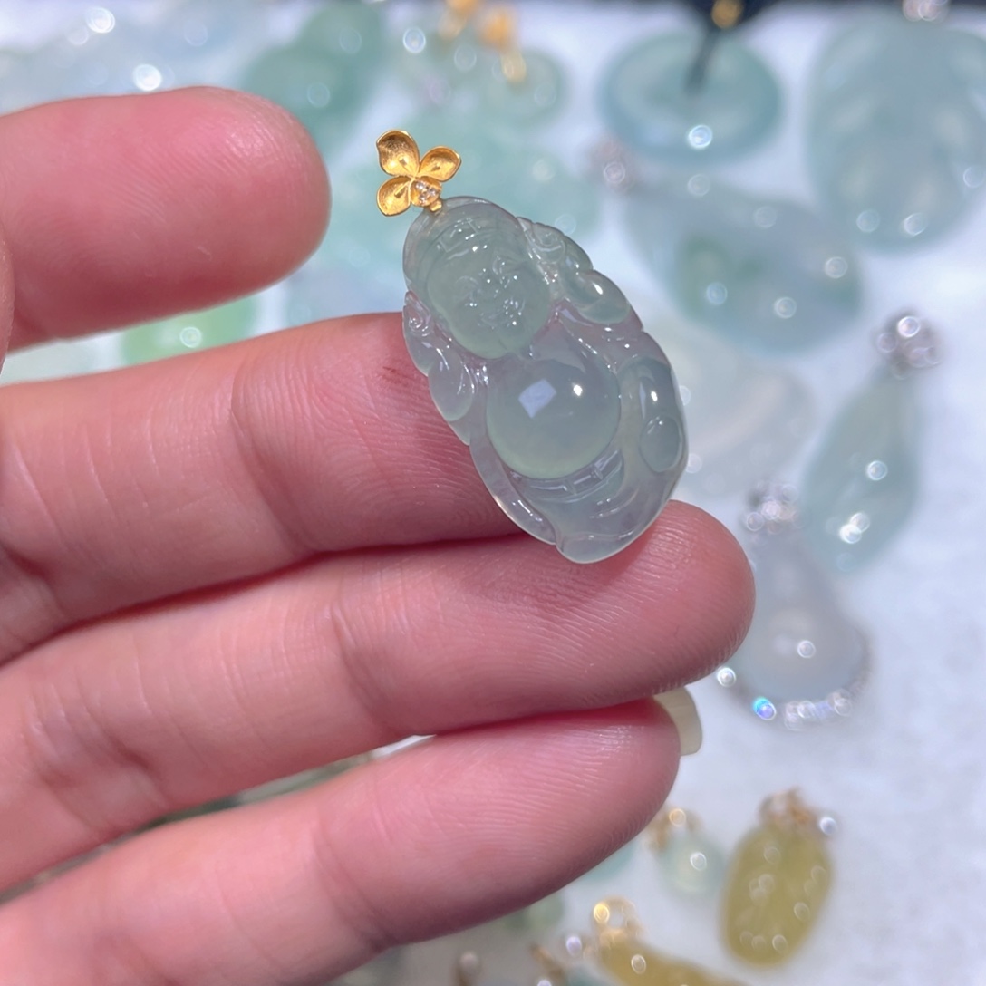 翡翠18K金镶嵌颈饰翡翠