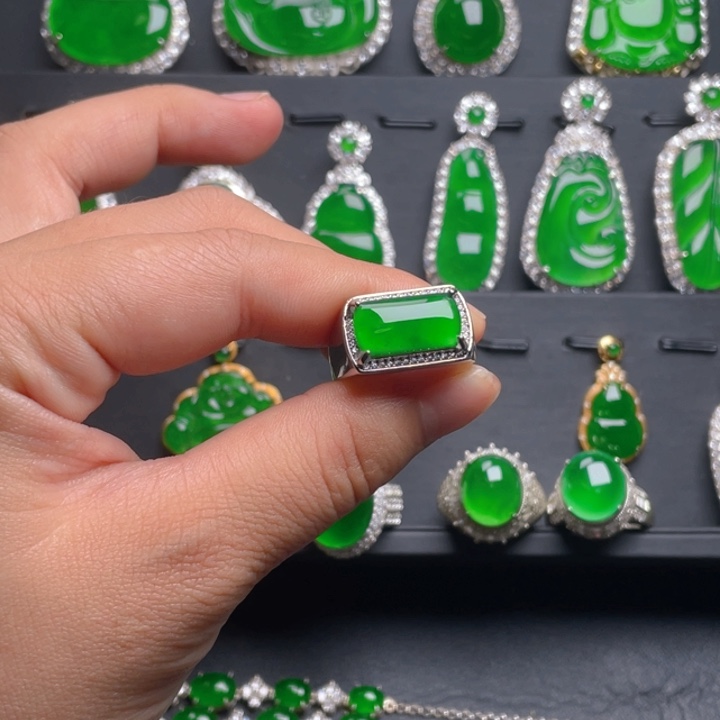 翡翠戒指未镶嵌翡翠戒指