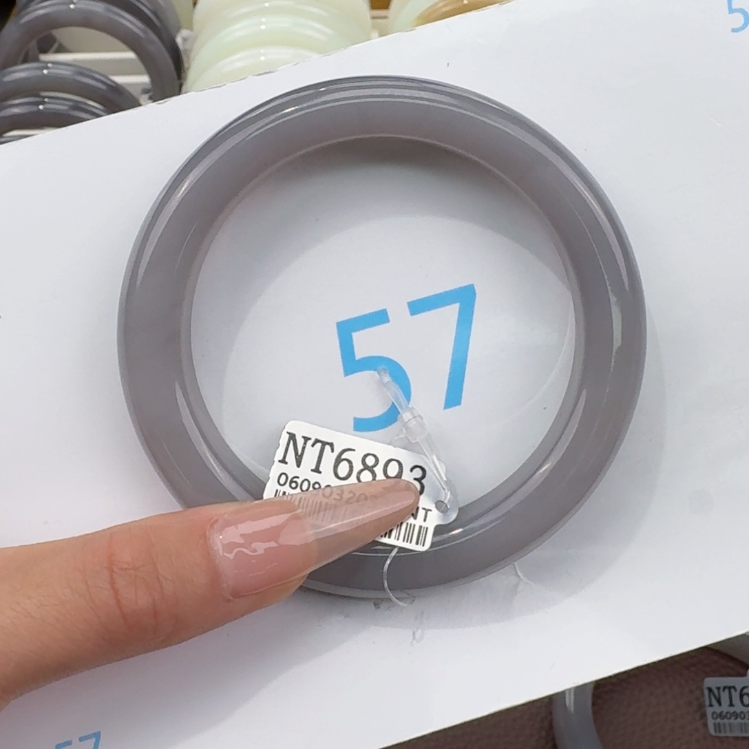 啵***和田玉未镶嵌手镯