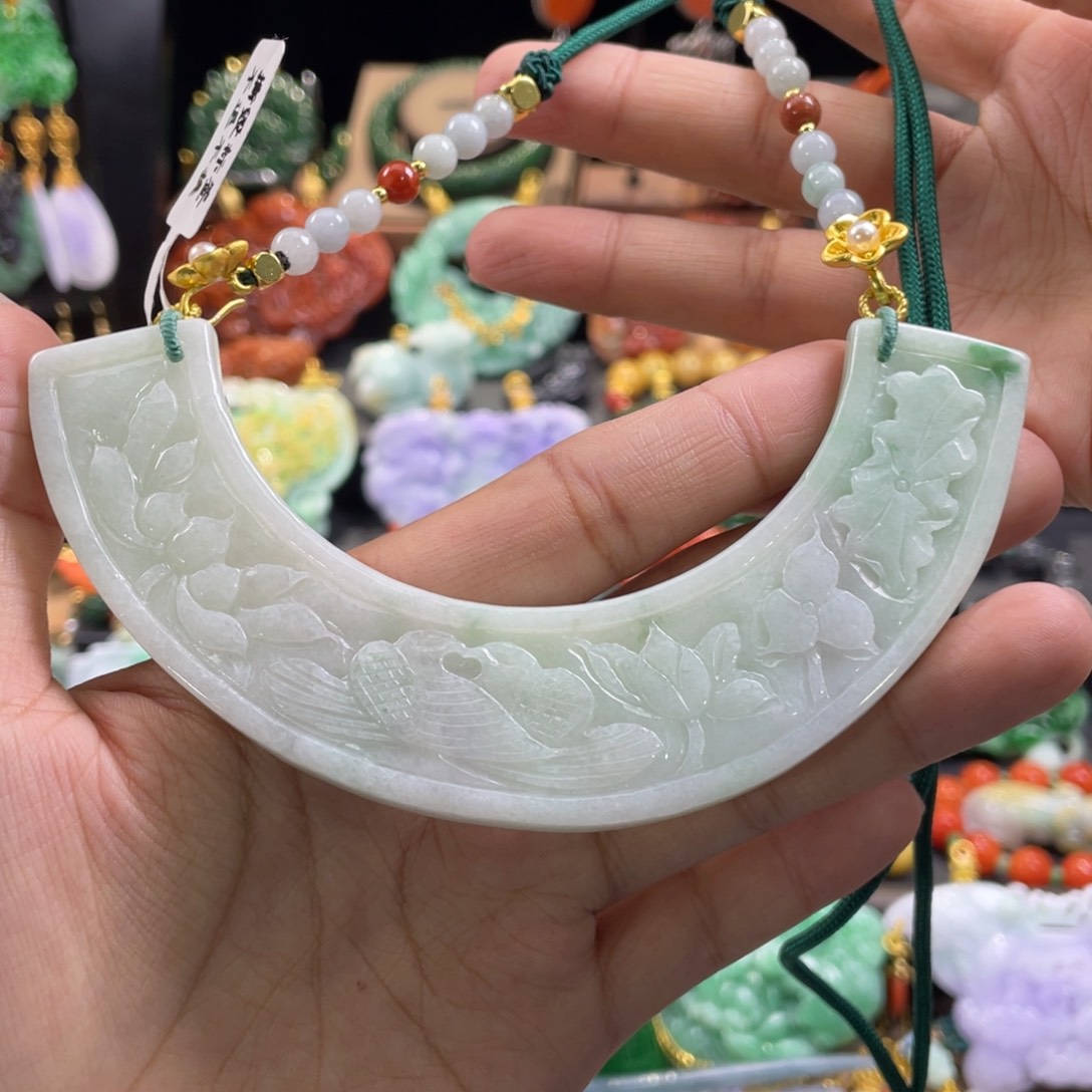 翡翠颈饰未镶嵌代编织