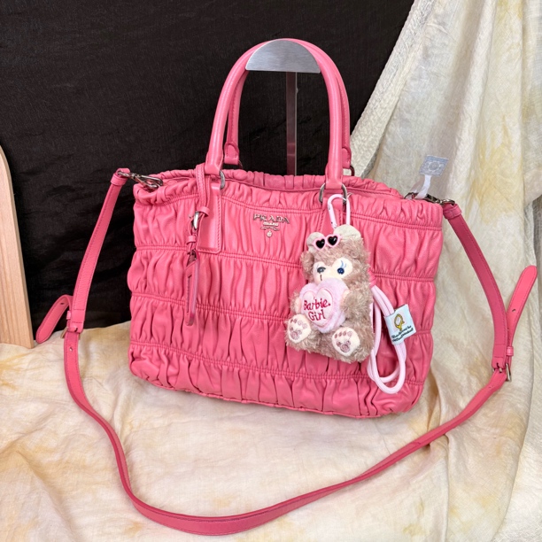 95新 Prada/普拉达 小号粉色皮质褶皱手提斜挎托特包包