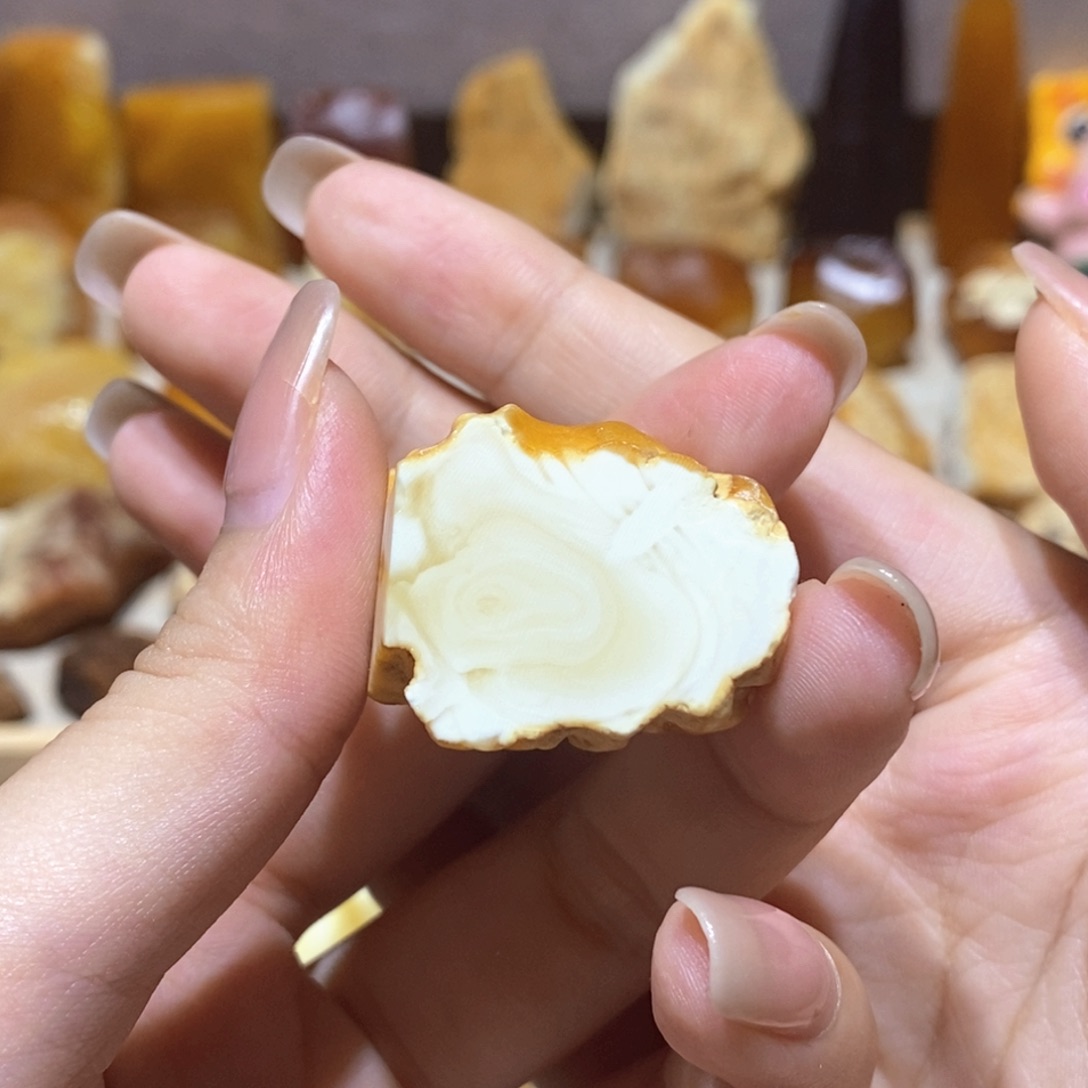 明***小定制琥珀蜜蜡原石 12.3