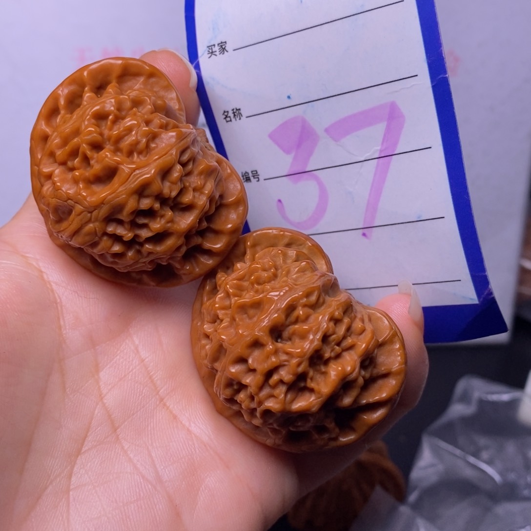 文玩核桃把件37/42宫灯