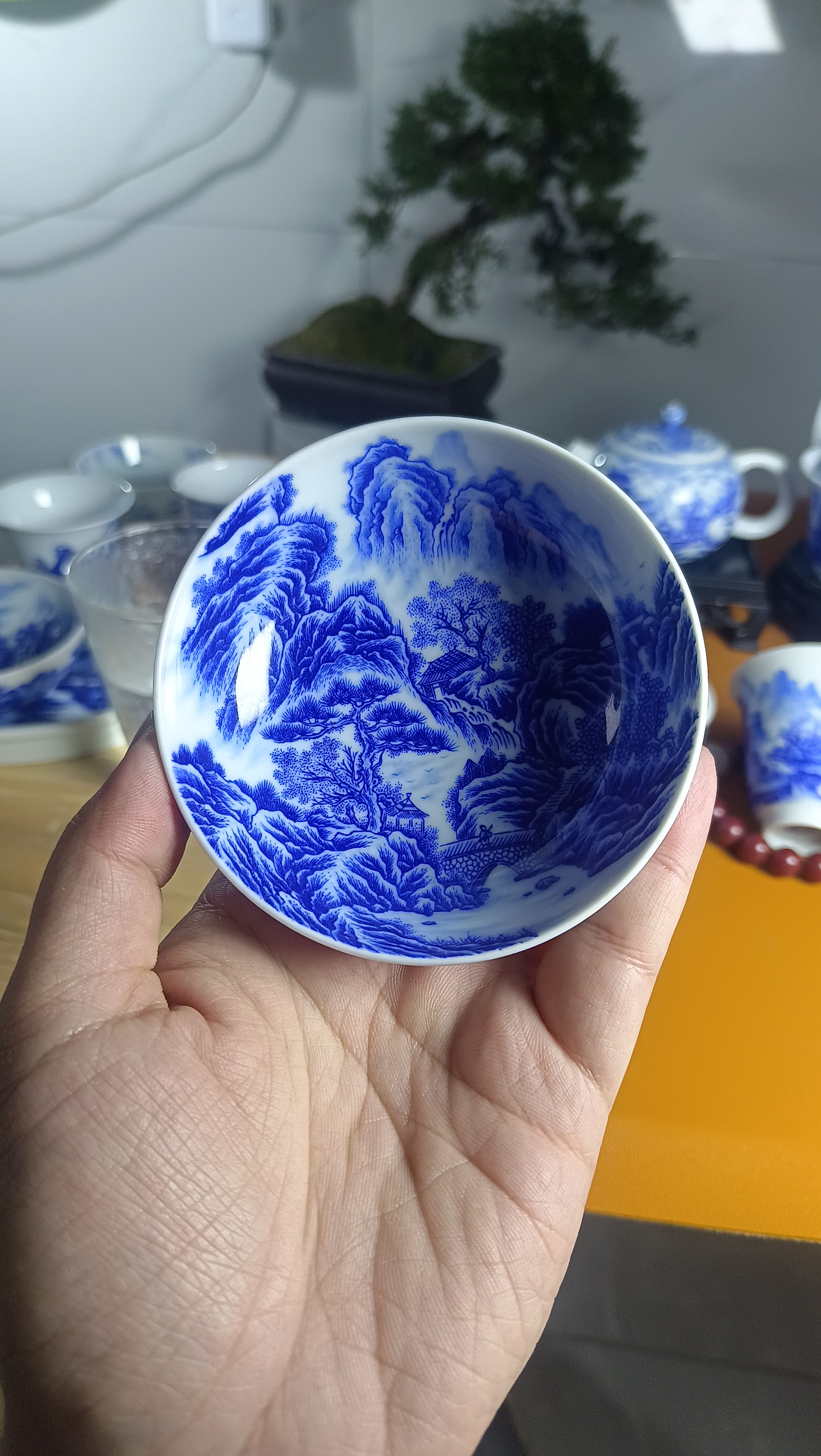 执笔忘月款普洱杯山水满工