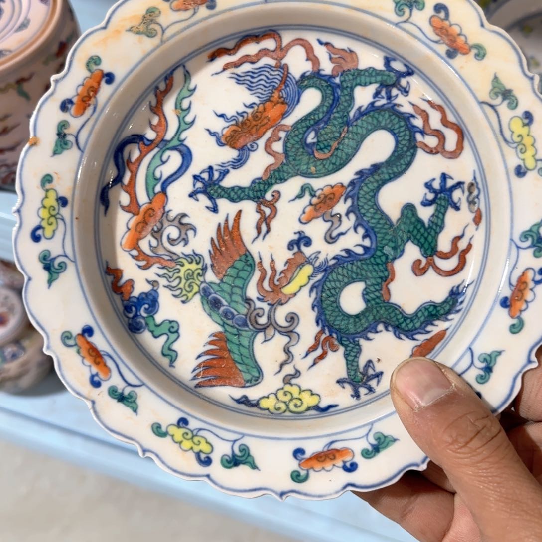 瓷片瓷器上用白花青砖作圆点