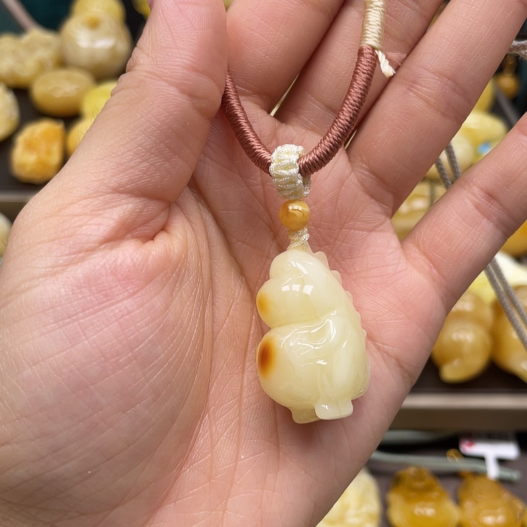 蜜蜡裸石未镶嵌王*羊蜜蜡