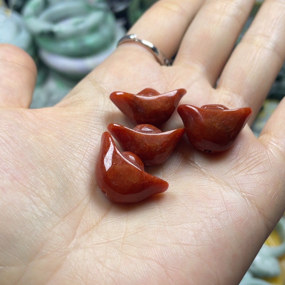 翡翠未镶嵌颈饰酷****染牌子