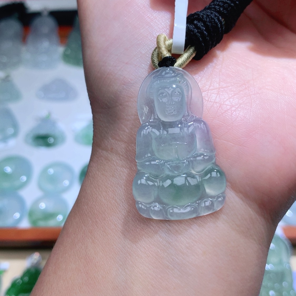 【闪购商品】翡翠颈饰未镶嵌观音