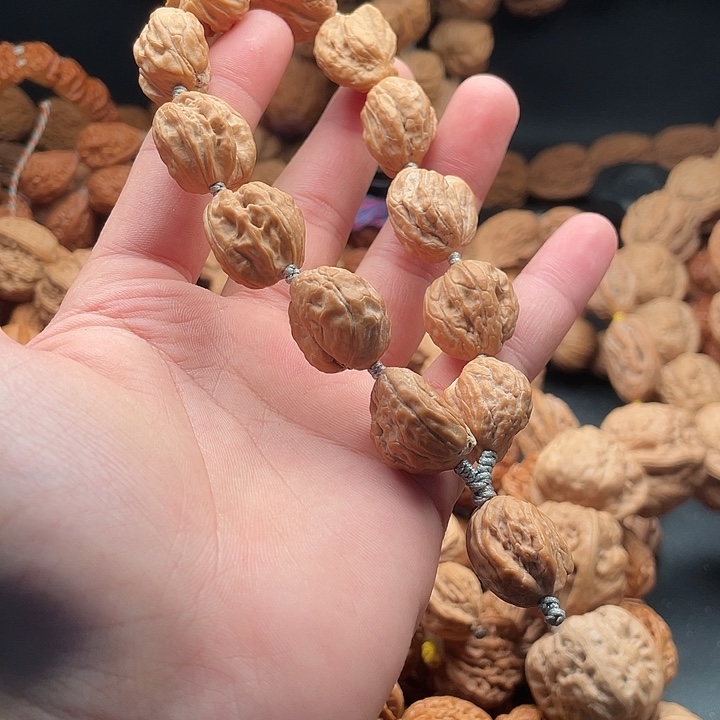 Q***w文玩核桃吊坠2白狮子