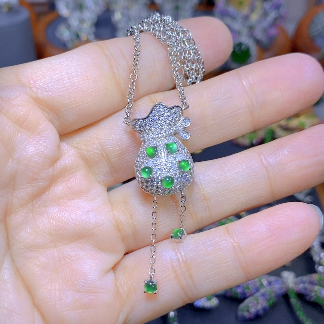 翡翠颈饰银S925镶嵌天然翡翠