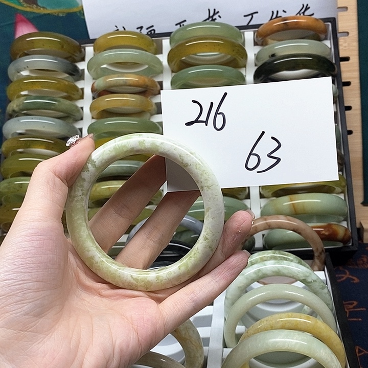 未镶嵌蛇纹石玉手镯