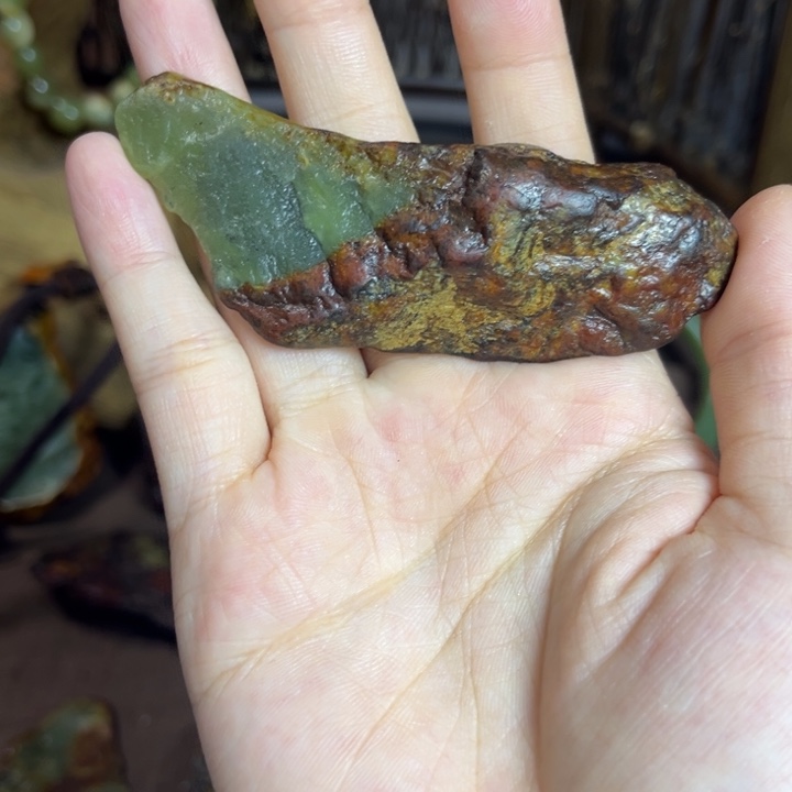未镶嵌岫岩河磨玉（透闪石质玉）挂件