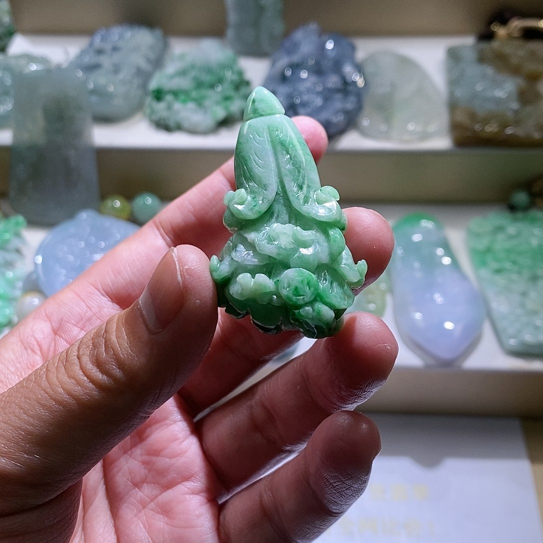 【闪购商品】翡翠颈饰未镶嵌星*白菜