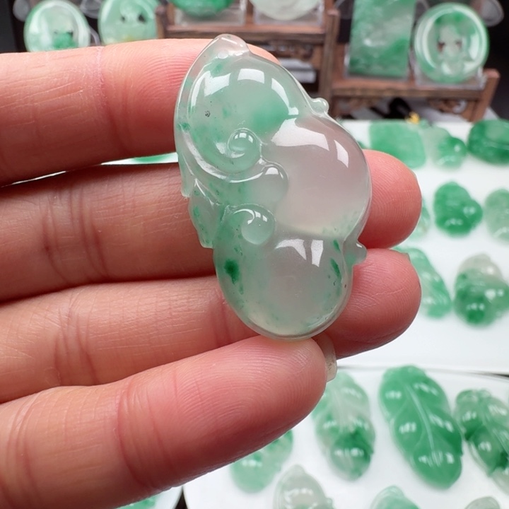 石英质玉颈饰未镶嵌