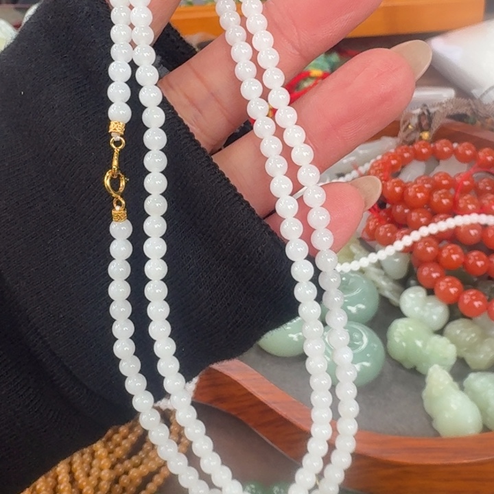 和田玉未镶嵌颈饰卡4大学生