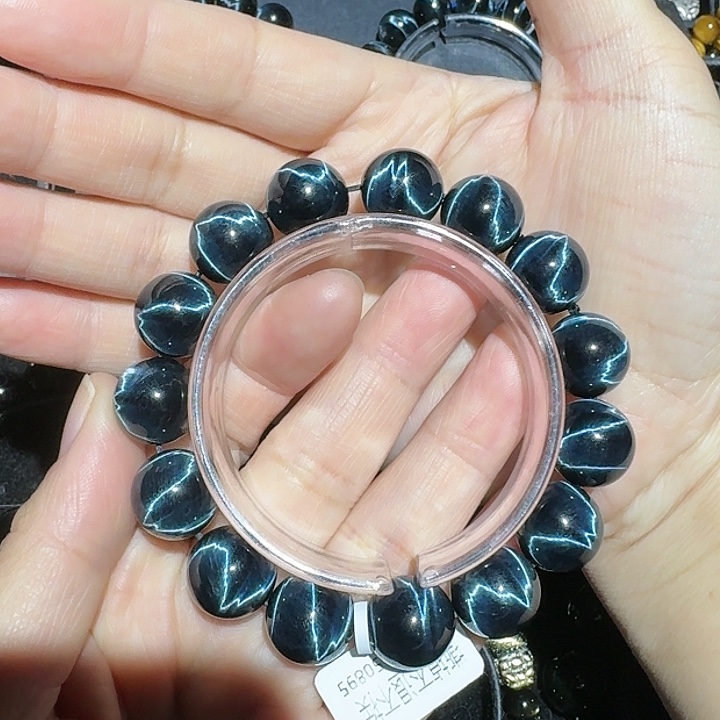 香****木变石未镶嵌手饰